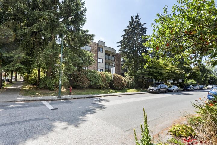Property Photo: 1066 E 8th Avenue 302 BC V5T 1T9