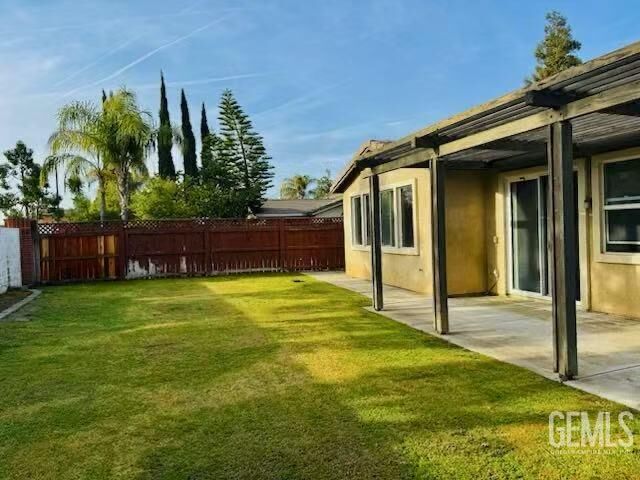 Property Photo: 1304 Torulosa CA 93311