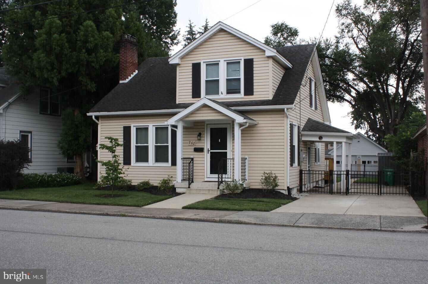 Property Photo:  262 F Street  PA 17013 