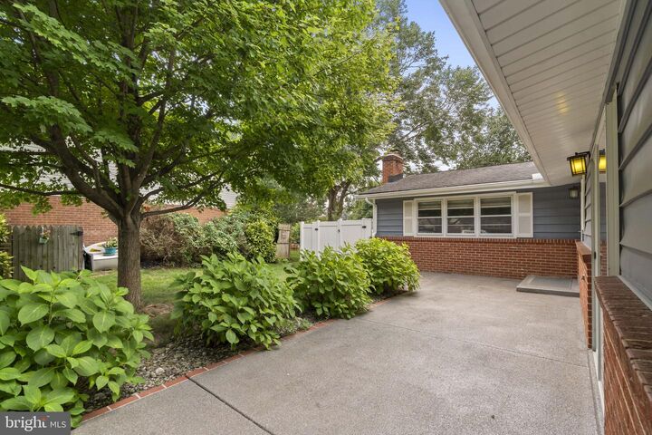 Property Photo: 2638 Drayton Drive DE 19808