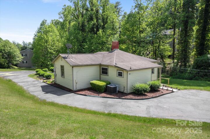 Property Photo: 35 Homeway Road NC 28806