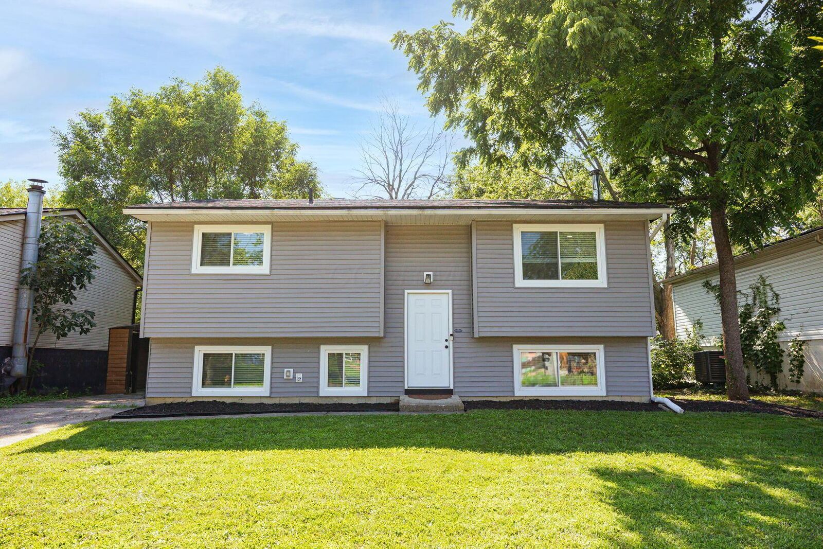 Property Photo: 3551 Malabar Street OH 43230