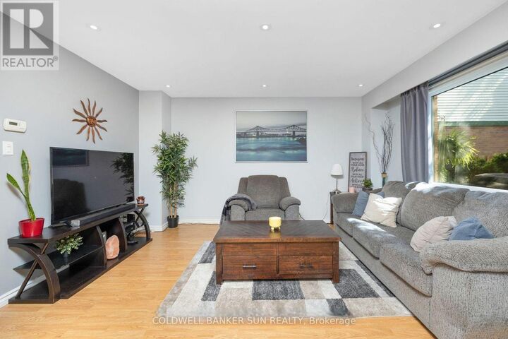 Property Photo:  1004 Elizabeth Place  ON L6H 3H8 