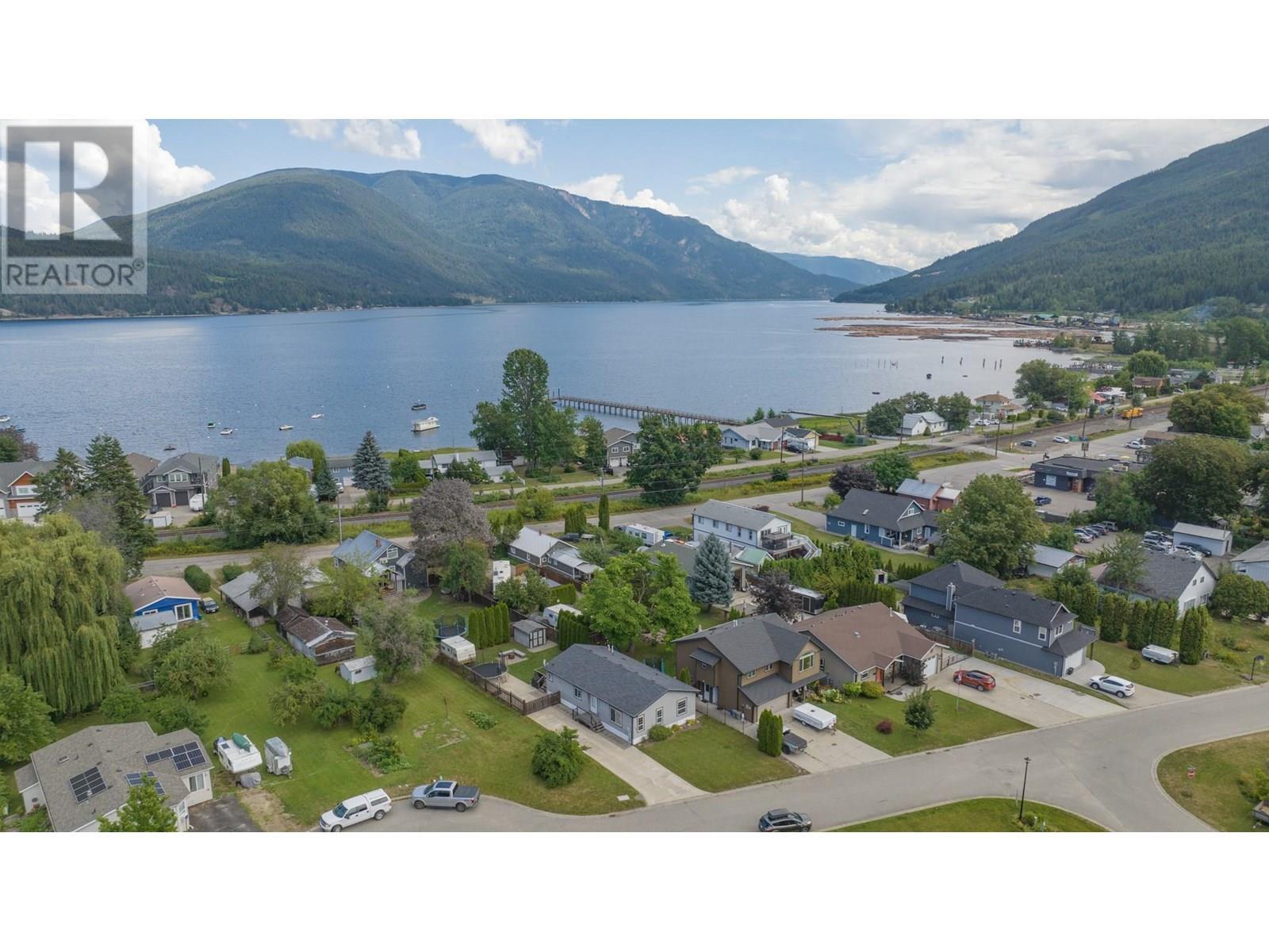 4781 73 Avenue Northeast  Canoe BC V0E 1K0 photo