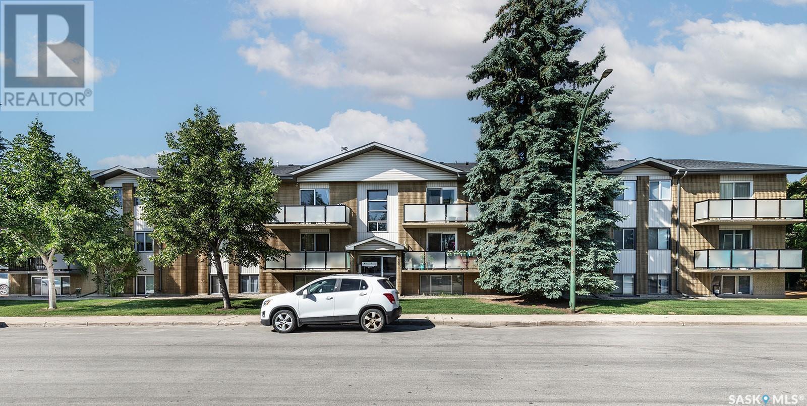 Property Photo: 6 111 St Lawrence Crescent SK S7K 1G7