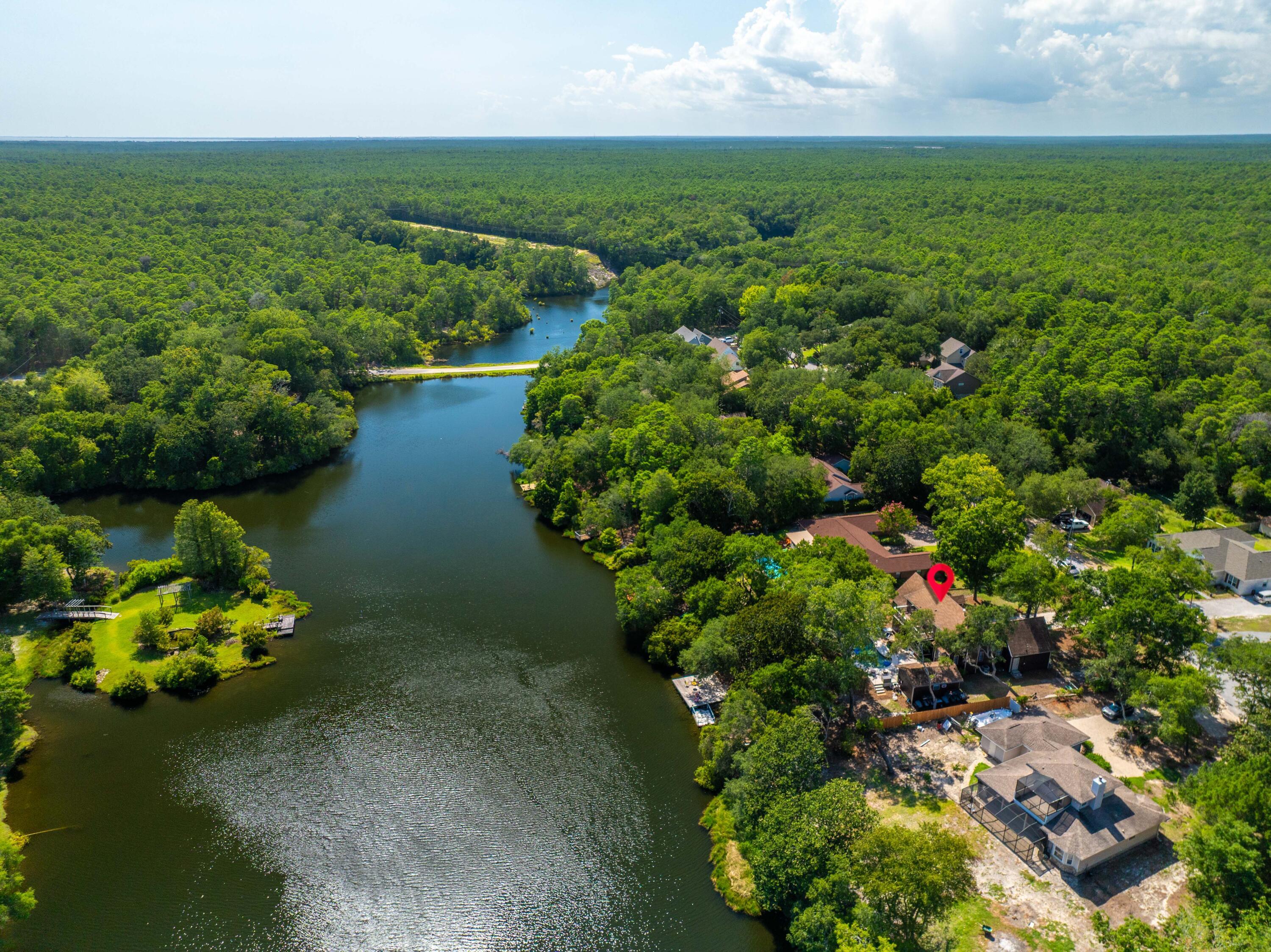 Property Photo: 120 Darrell Court FL 32439
