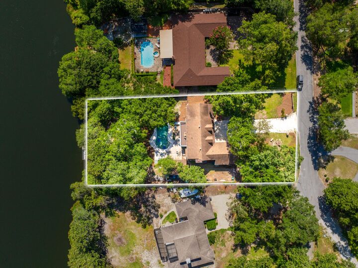 Property Photo:  120 Darrell Court  FL 32439 