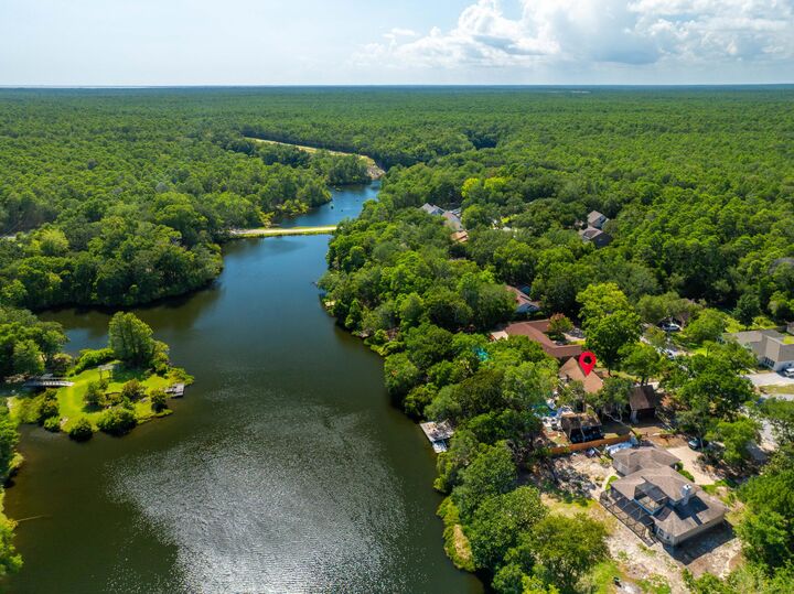 Property Photo: 120 Darrell Court FL 32439