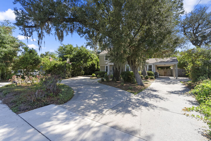 Property Photo: 427 Bunkers Cove Road FL 32401