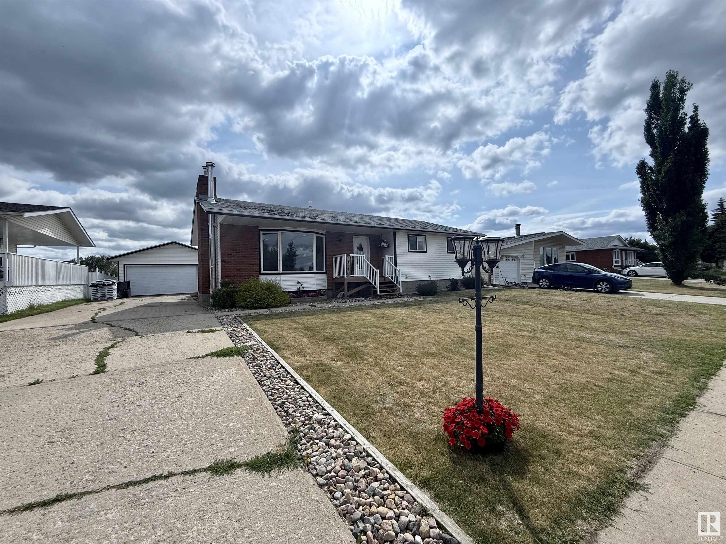 Photo de la propriété: 5533 50 Street AB T0A 3A1