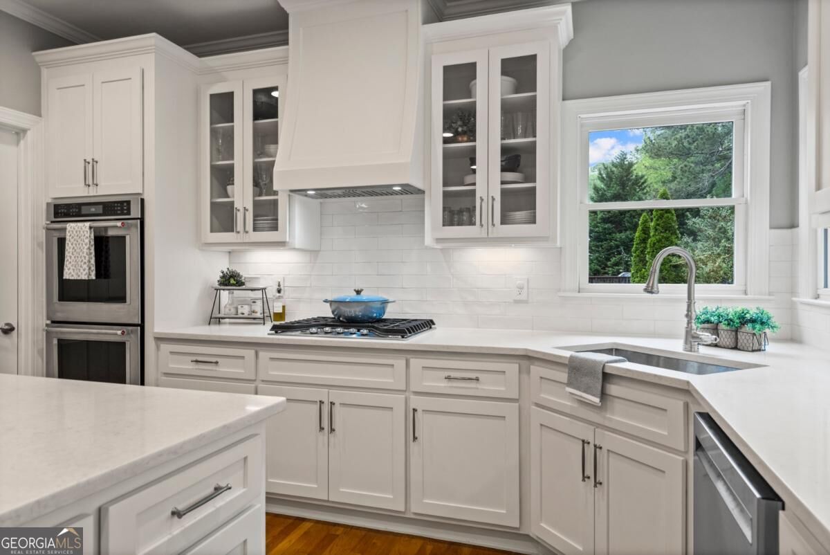 Property Photo:  1315 Woodland Trace  GA 30041 