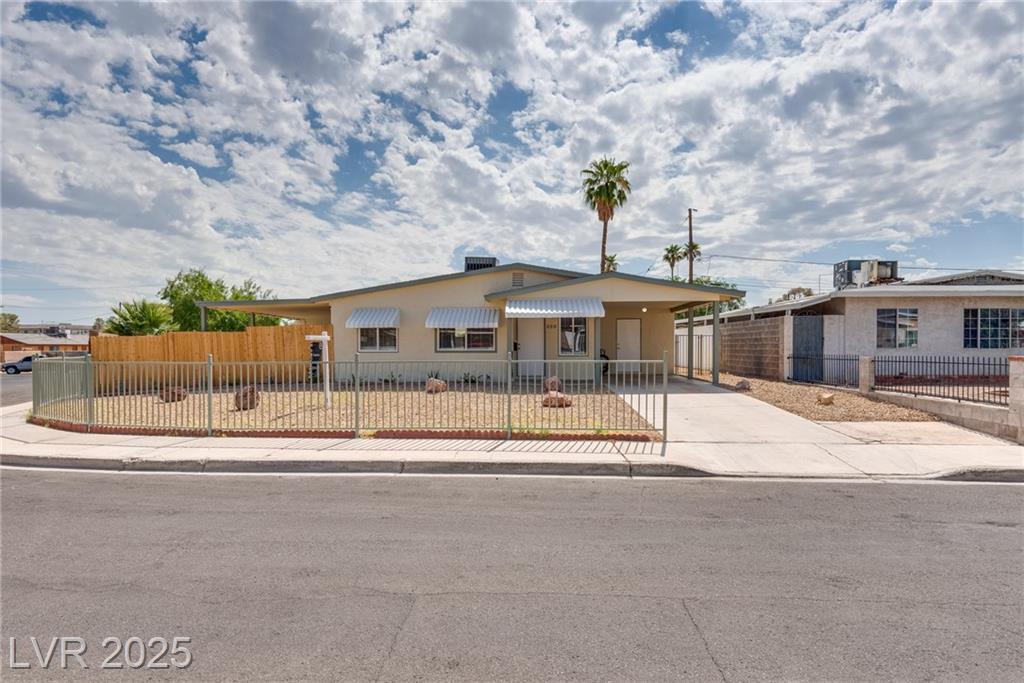 Property Photo: 600 Berry Circle NV 89107