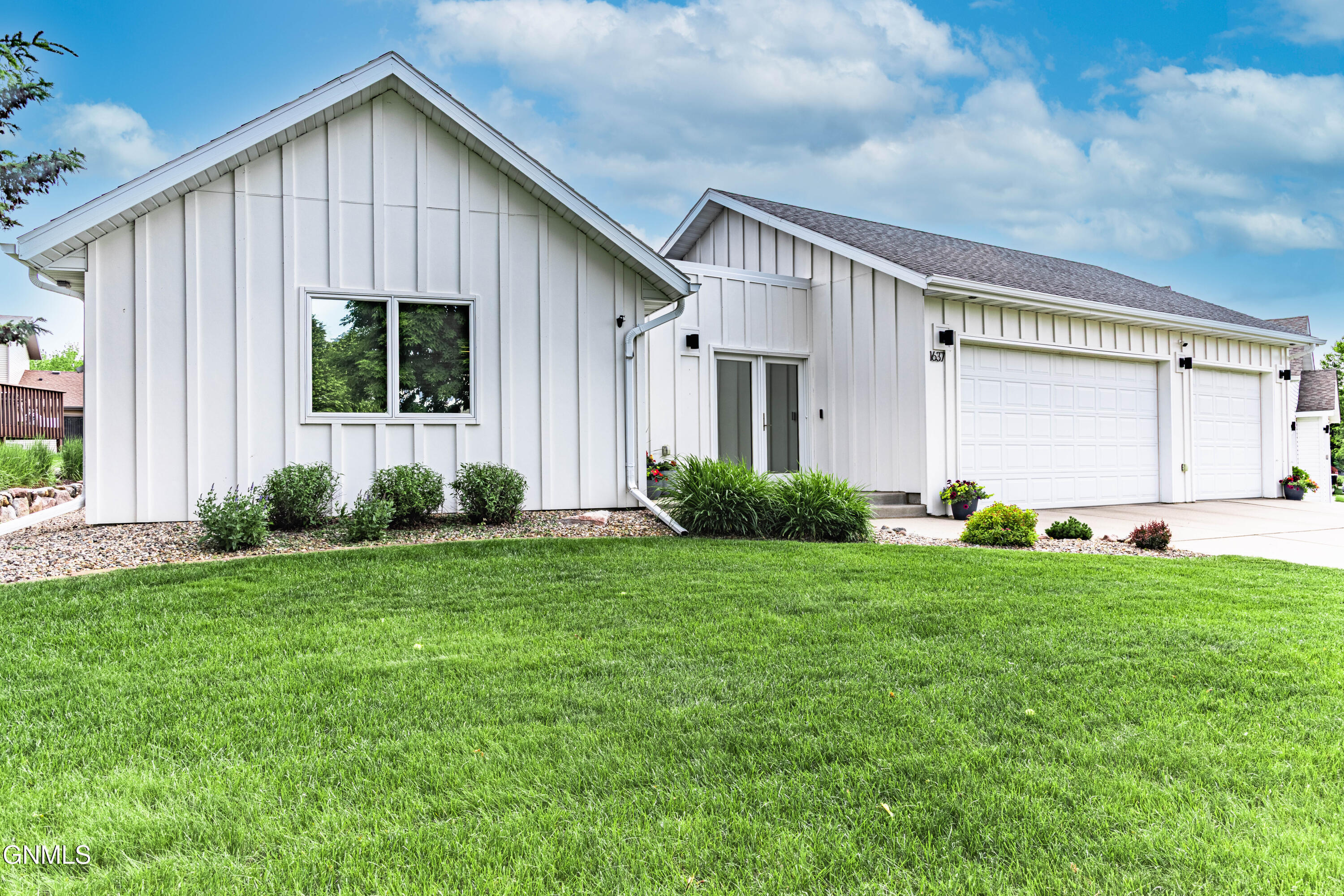 1637 Canyon Drive  Bismarck ND 58503 photo