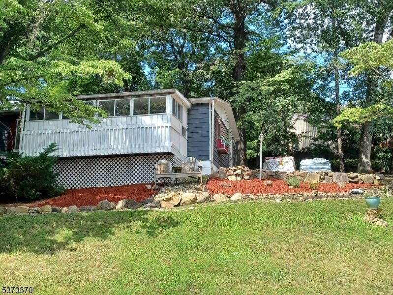 Property Photo: 11 Northwood Dr NJ 08829