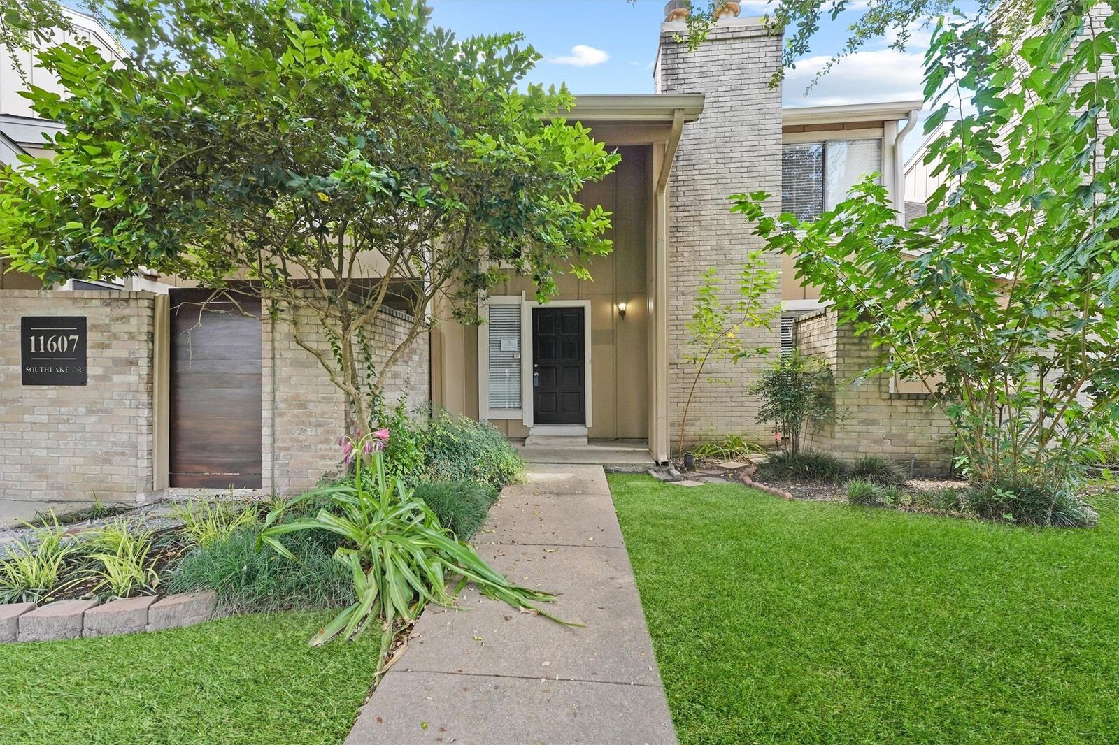 Property Photo:  11609 Southlake Drive 34  TX 77077 