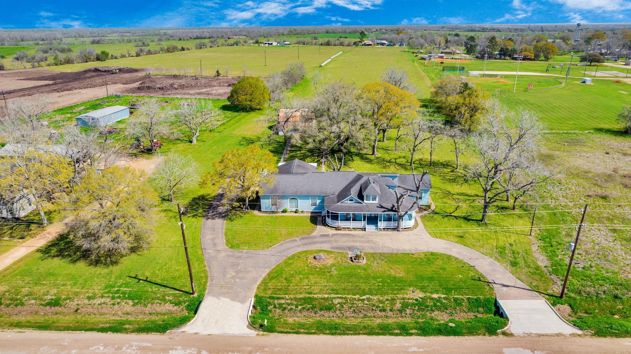 Property Photo: 7018 Railroad Street TX 77485