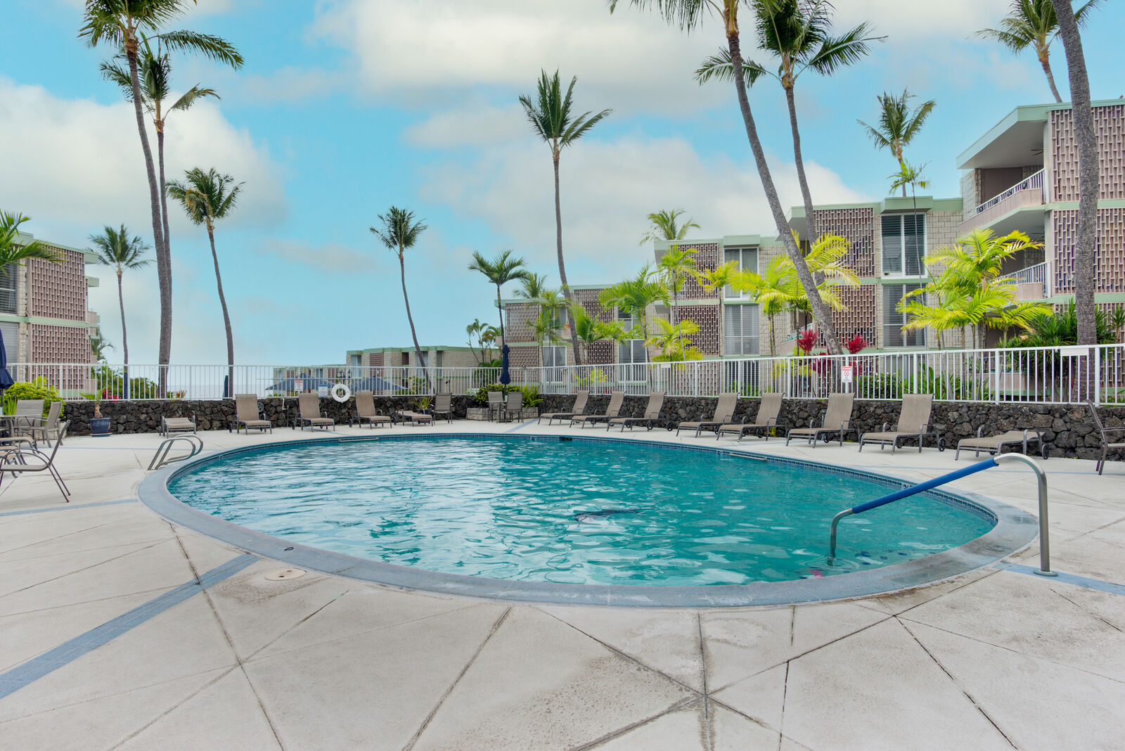 Property Photo:  75-6016 Alii Dr 120  HI 96740 