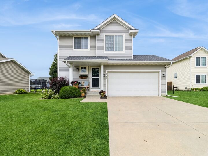 Property Photo:  828 SW 47th Circle  IA 50023 
