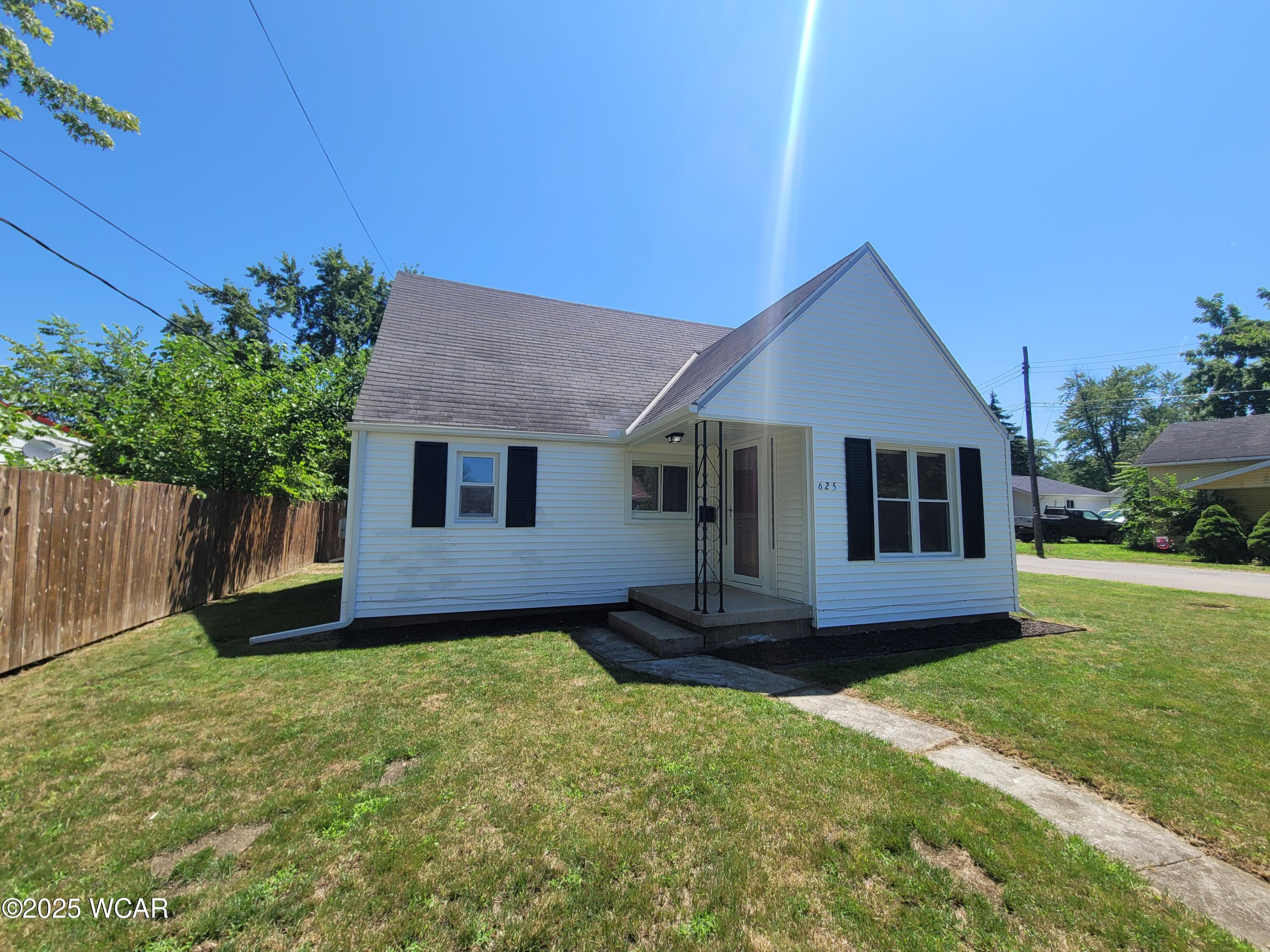 Property Photo:  625 Henry Street  OH 43326 