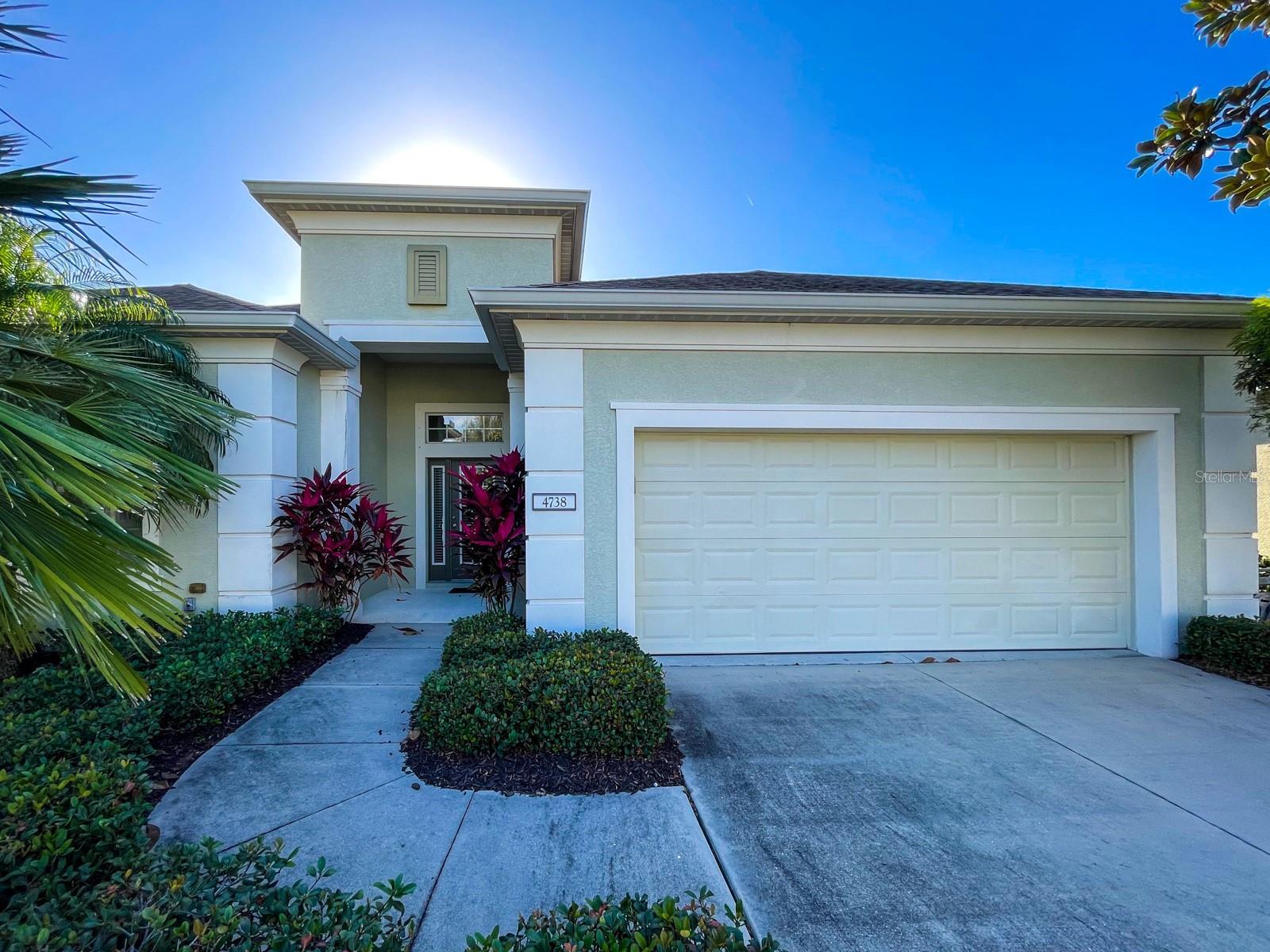 Property Photo:  4738 Claremont Park Drive  FL 34211 