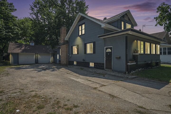332 S Hooker Avenue  Three Rivers MI 49093 photo