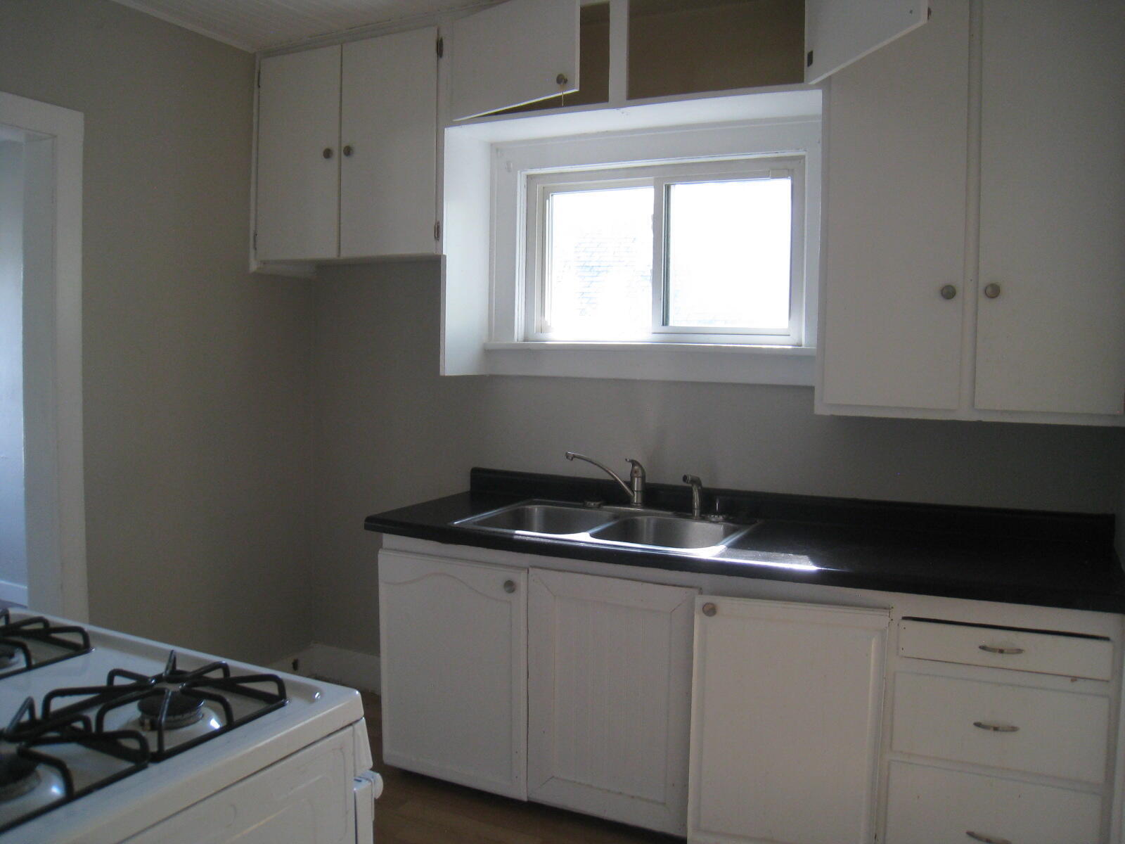Property Photo: 1138 E Forest Avenue MI 49442
