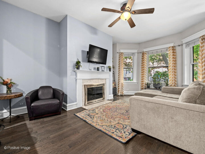 Property Photo:  4618 N Racine Avenue 1F  IL 60640 