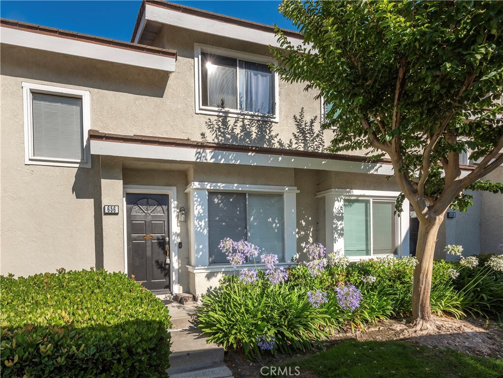 Property Photo: 656 Springbrook N 21 CA 92614
