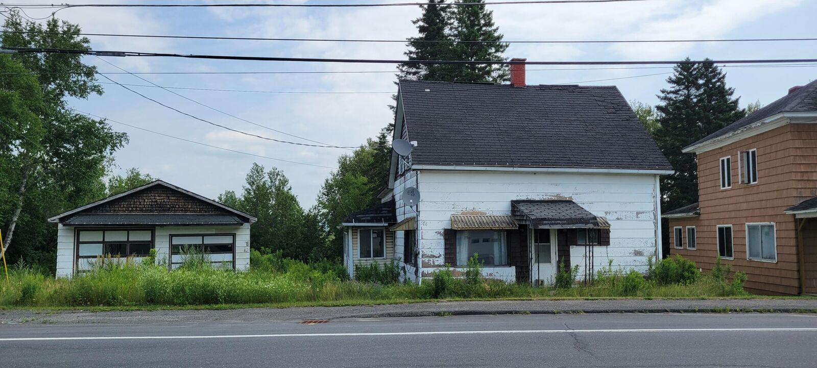 Property Photo:  418 Main Street  ME 04746
