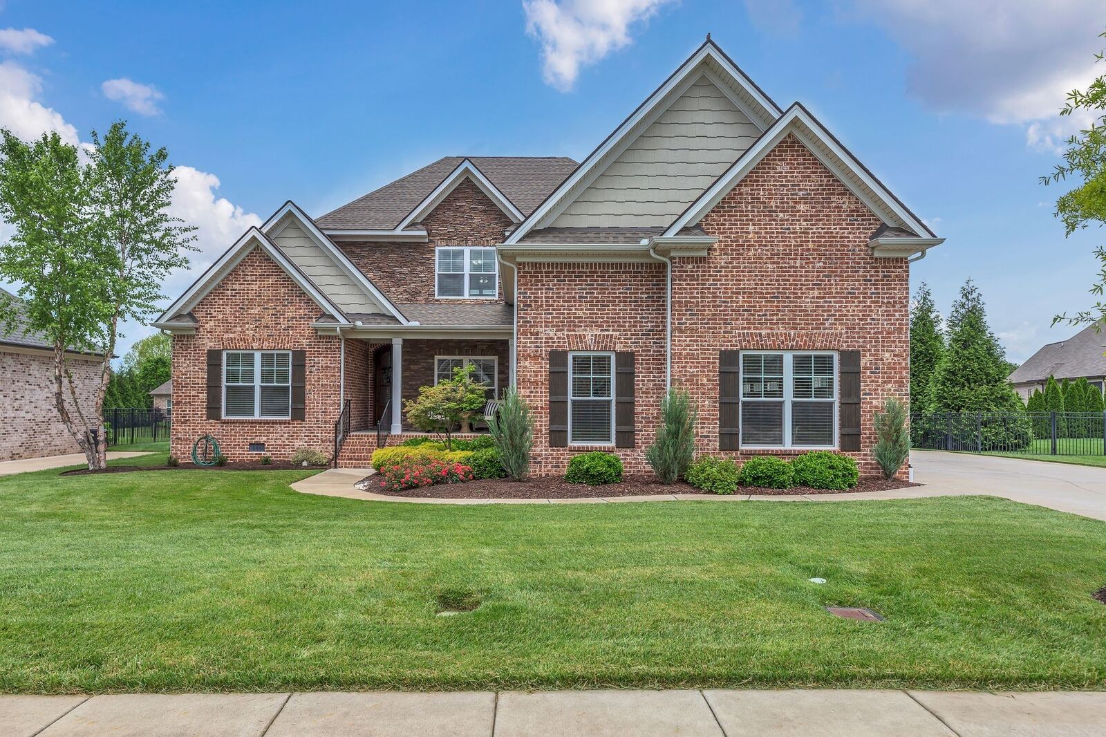 Property Photo: 1924 Fairhaven Ln TN 37128