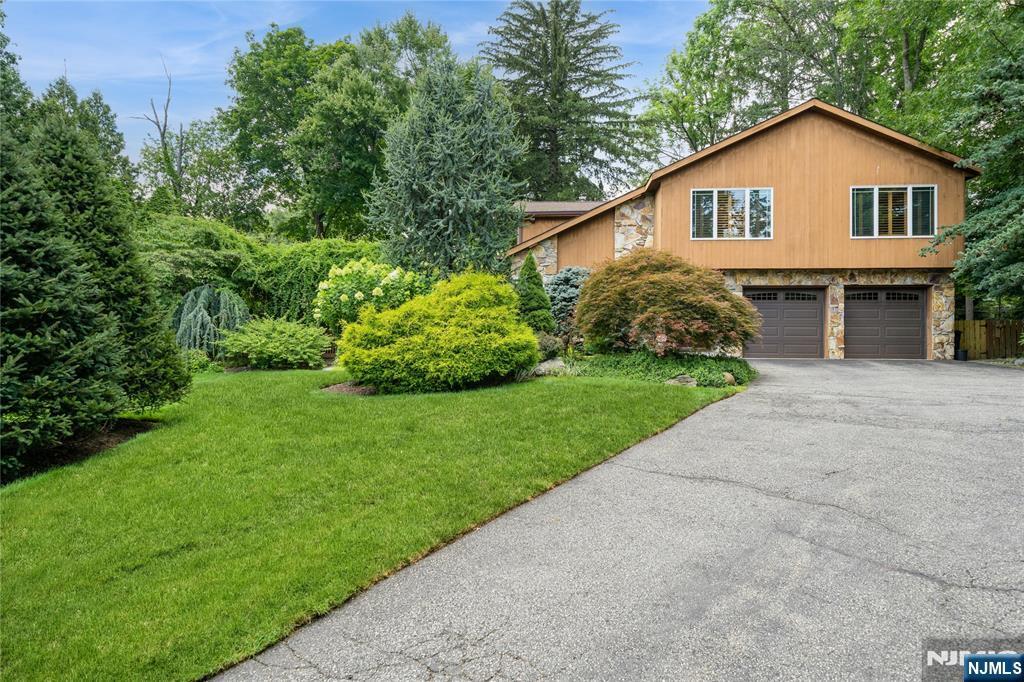 Property Photo: 5 Ridge Court NJ 07642