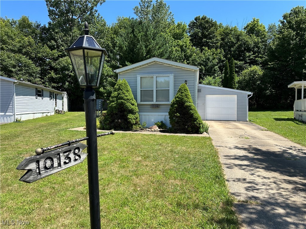 Property Photo: 10138 William Henry Drive OH 44241