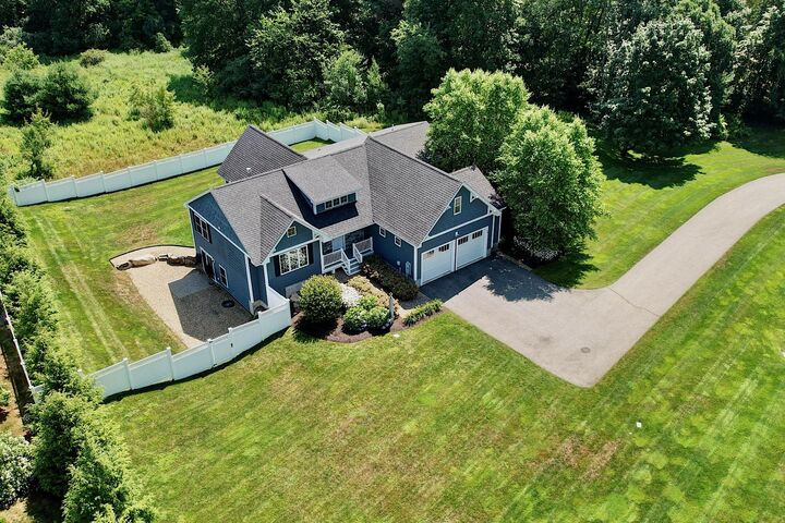 Property Photo:  16 Newington Road  NH 03840 