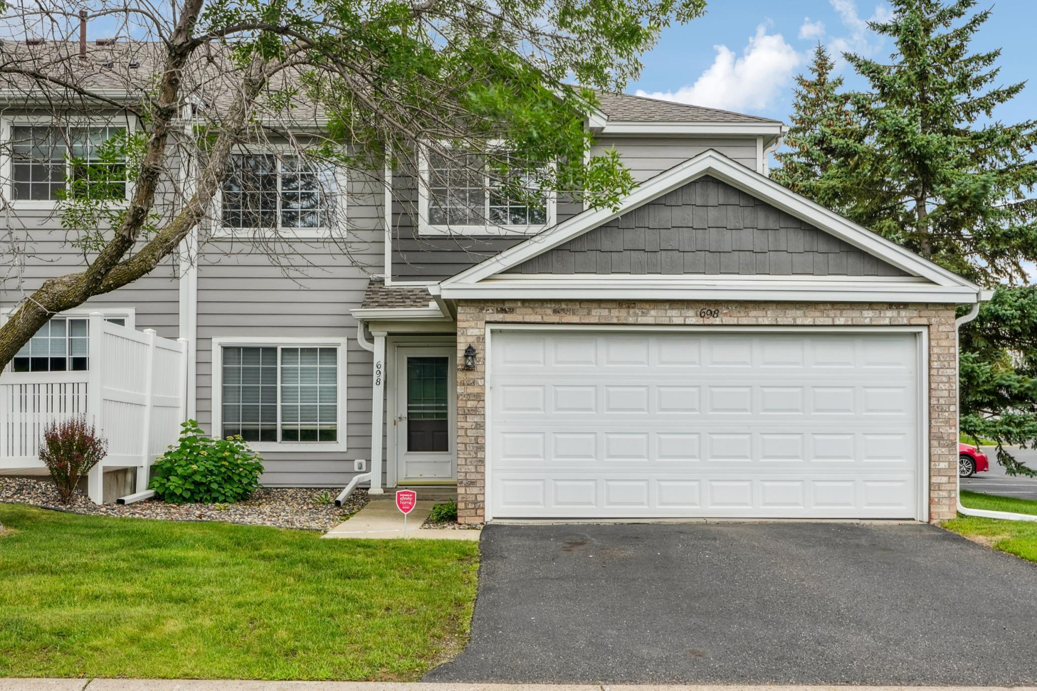 Property Photo:  698 Mariner Way  MN 55129 