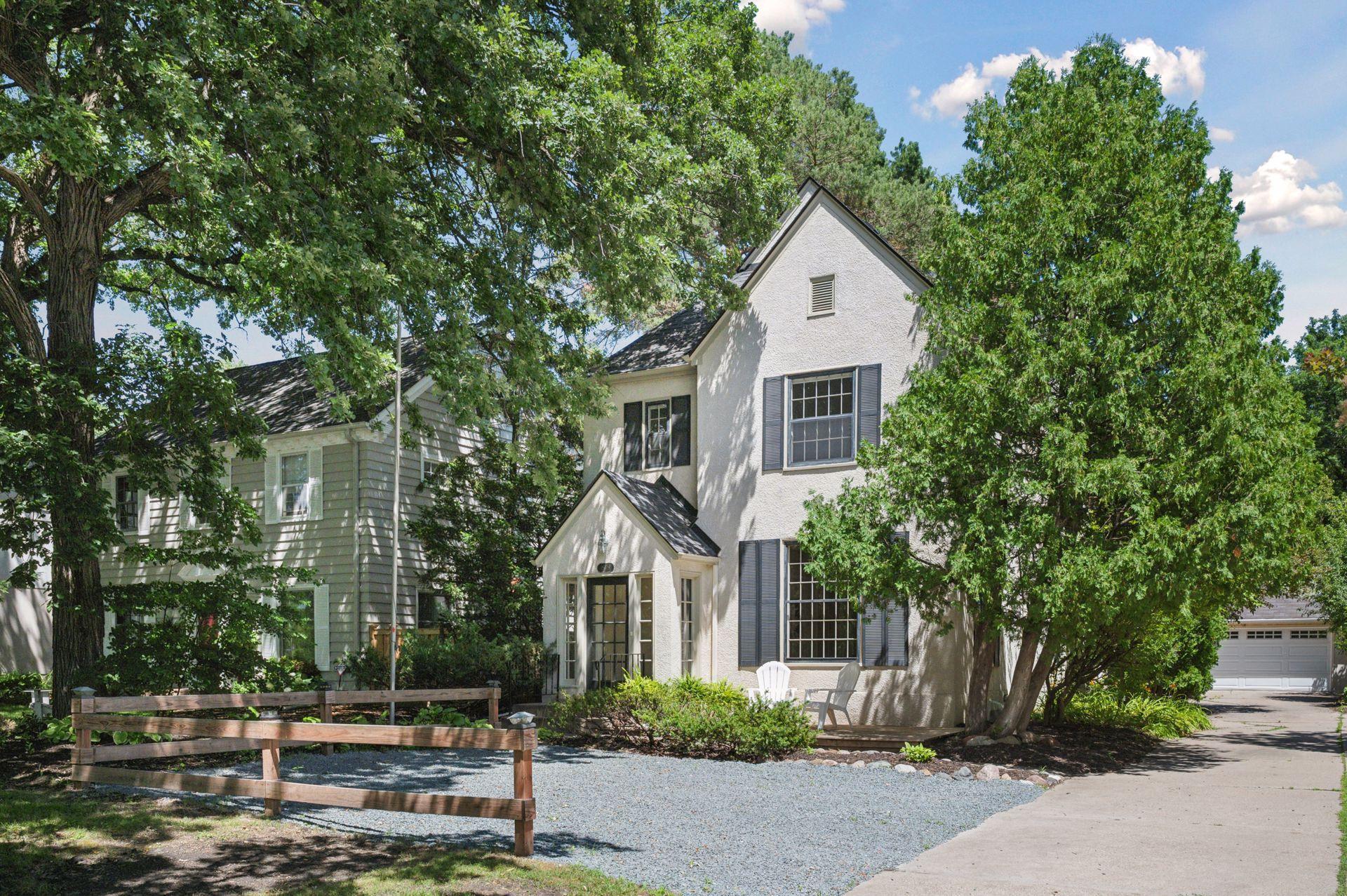 1909 E River Parkway  Minneapolis MN 55414 photo
