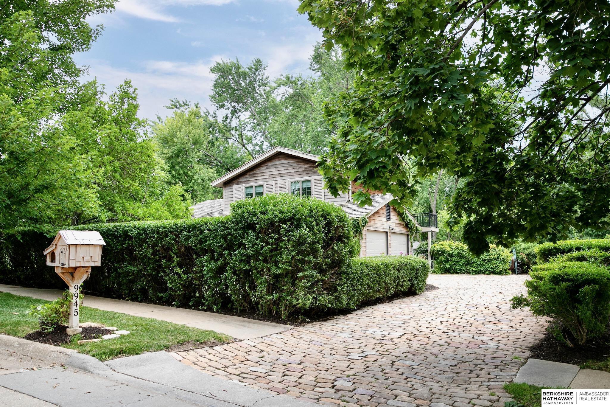 Property Photo: 9945 Harney Parkway NE 68114