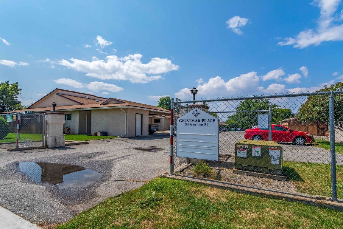 Property Photo: 200 Gerstmar Road 10 BC V1X 4A7