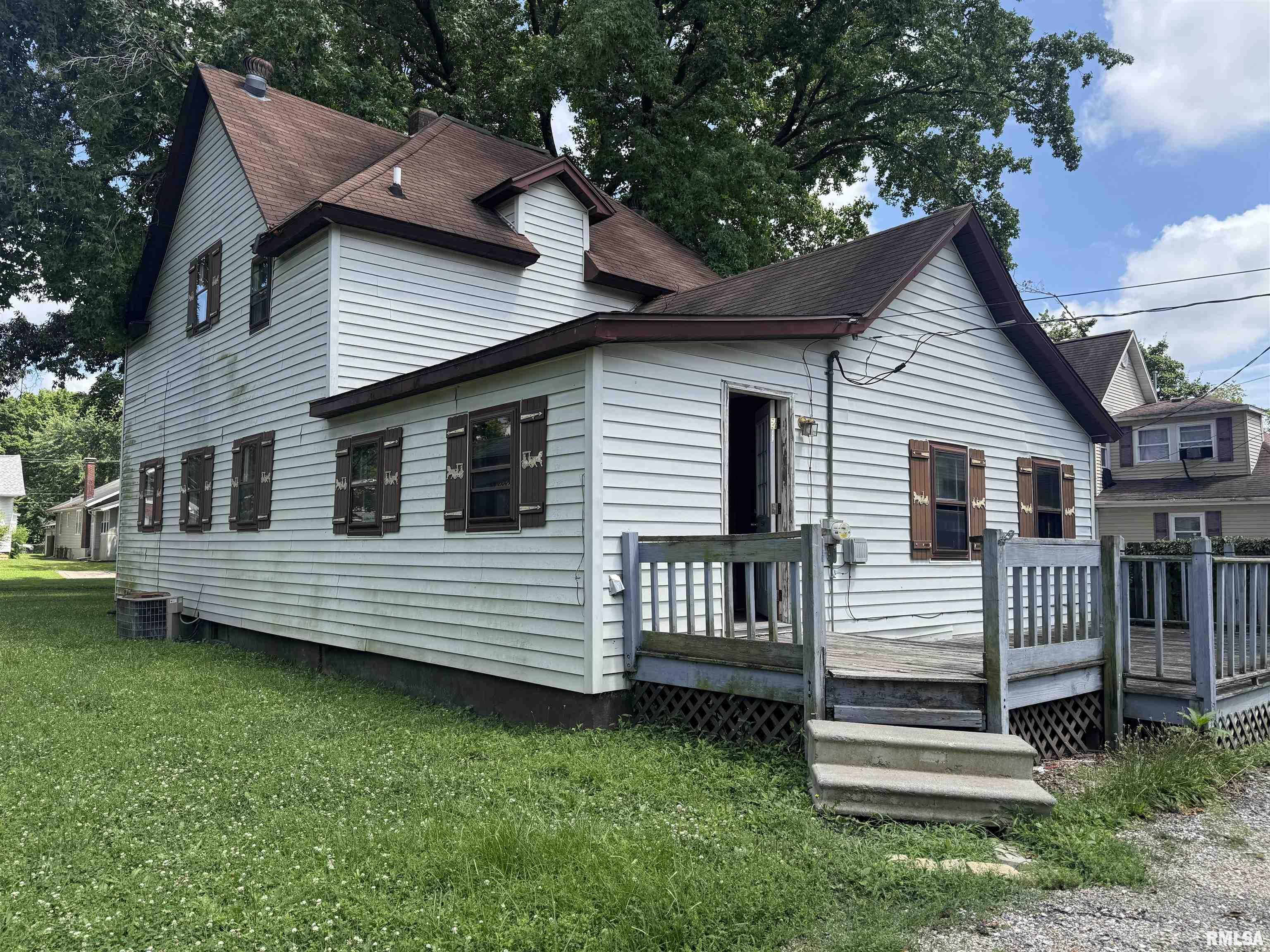 Property Photo: 146 Clinmar Place IL 62801