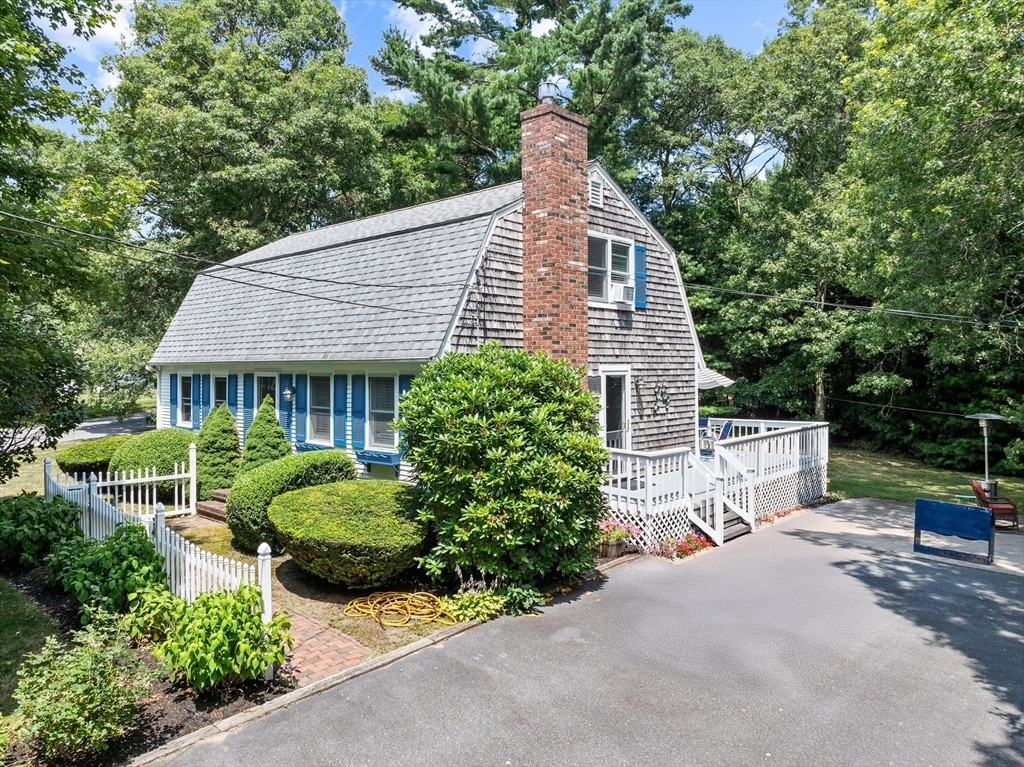 Property Photo:  450 Skunknet Rd  MA 02632 
