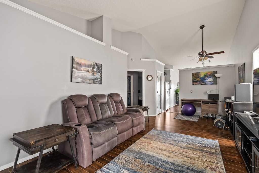 Property Photo:  96 Arbour Grove Close NW  AB T3G 4J1 