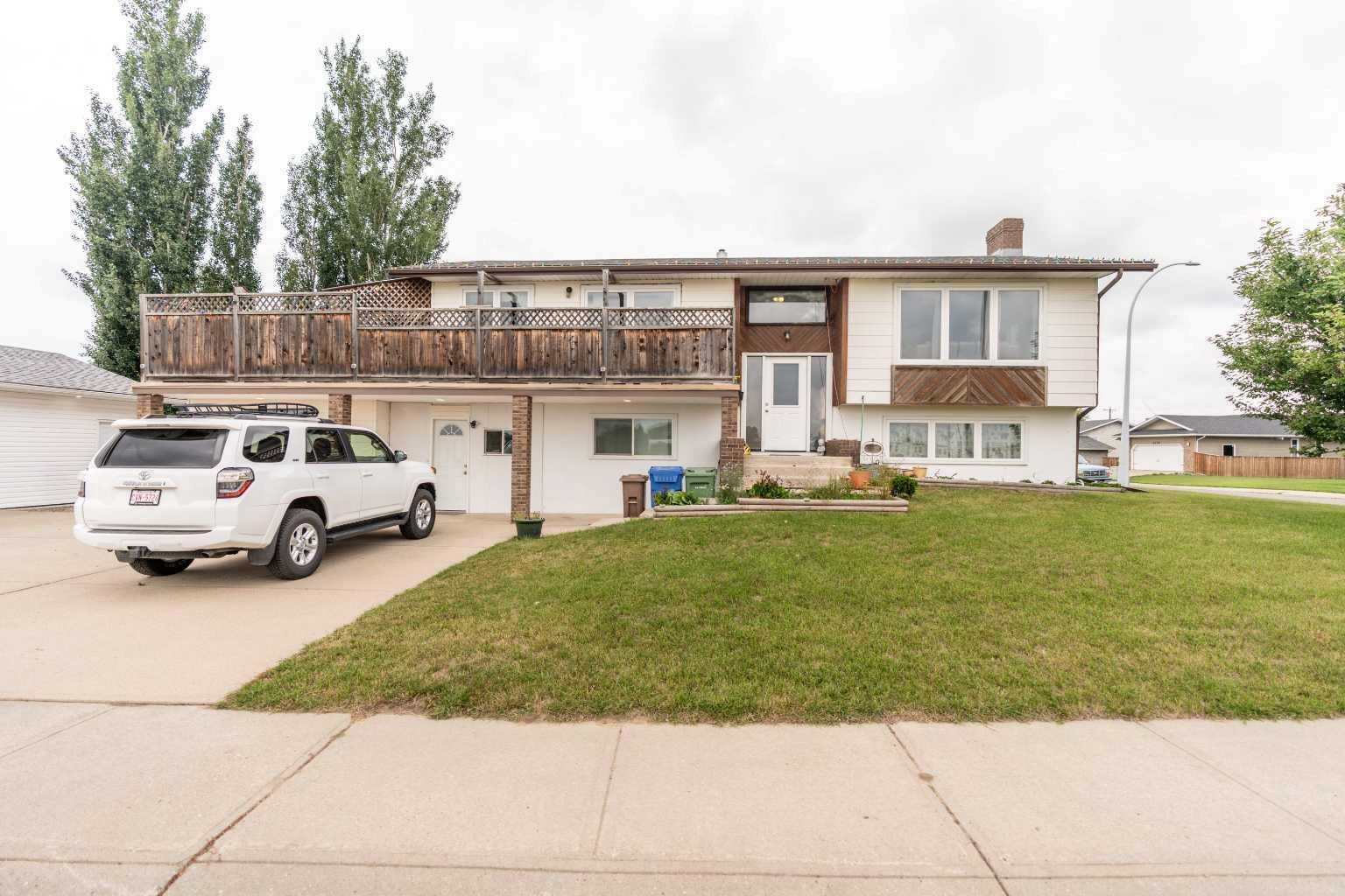 4716 Heritage Drive  Taber AB T1G 1A4 photo