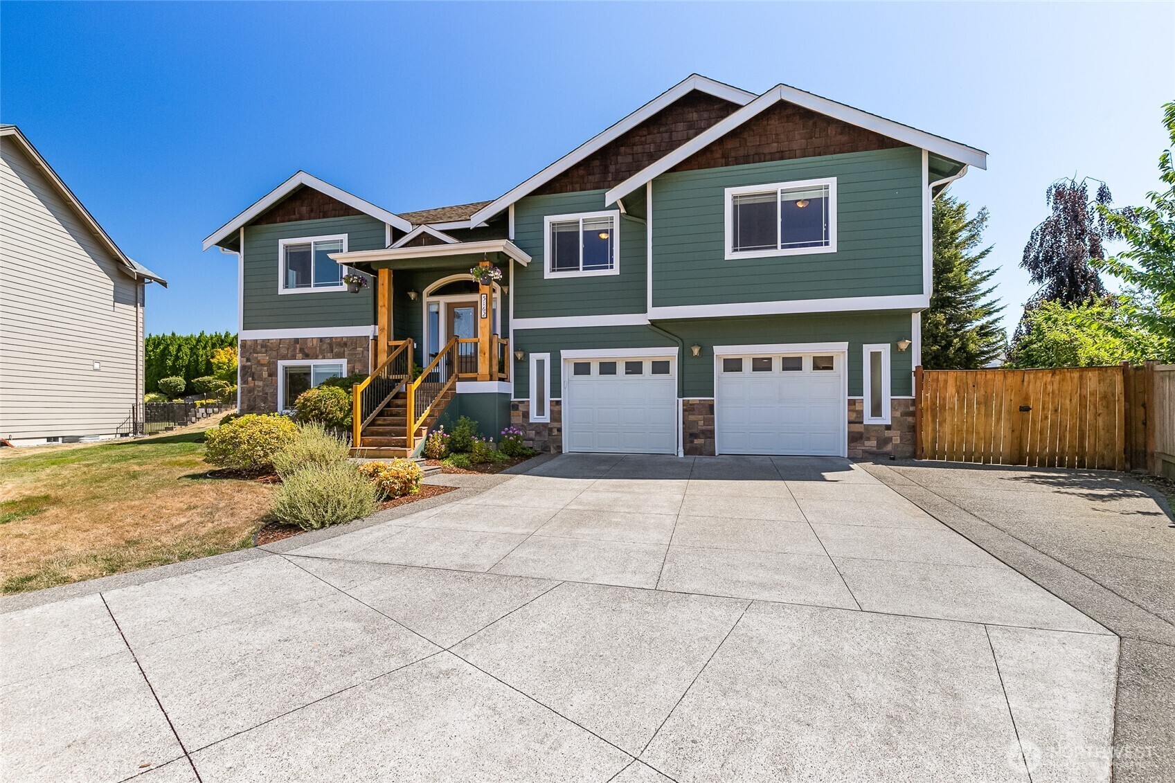 Property Photo: 5162 Spoonbill Lane WA 98248