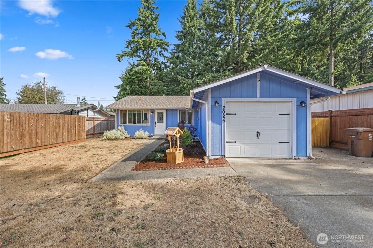 Property Photo:  2025 E 62nd Street  WA 98404 