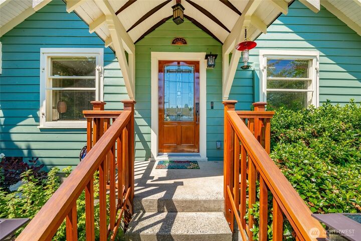 Property Photo:  2625  Kulshan Street  WA 98225 