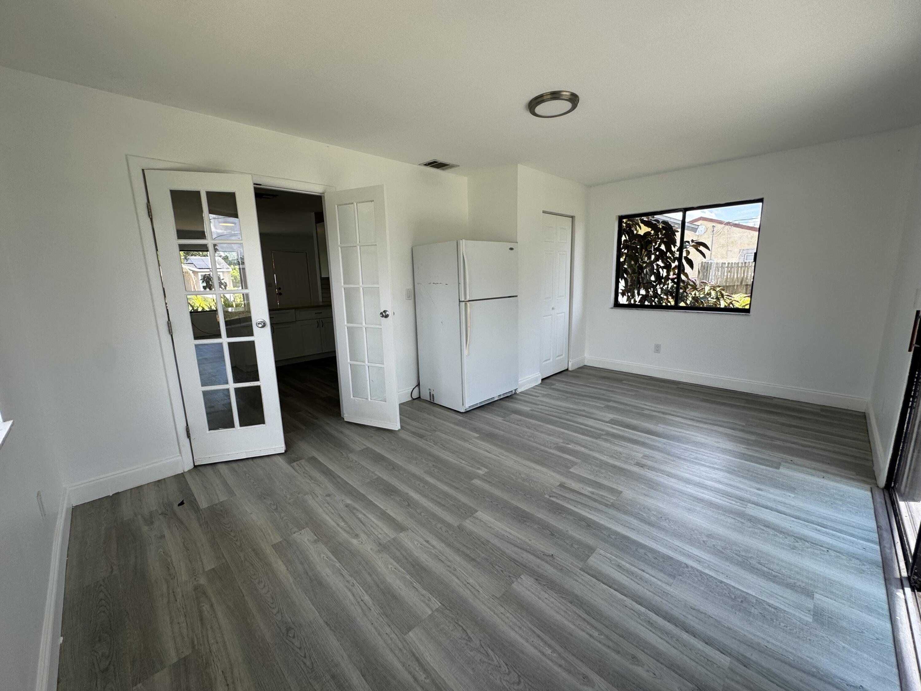 Property Photo: 2235 18th Avenue SW FL 32962