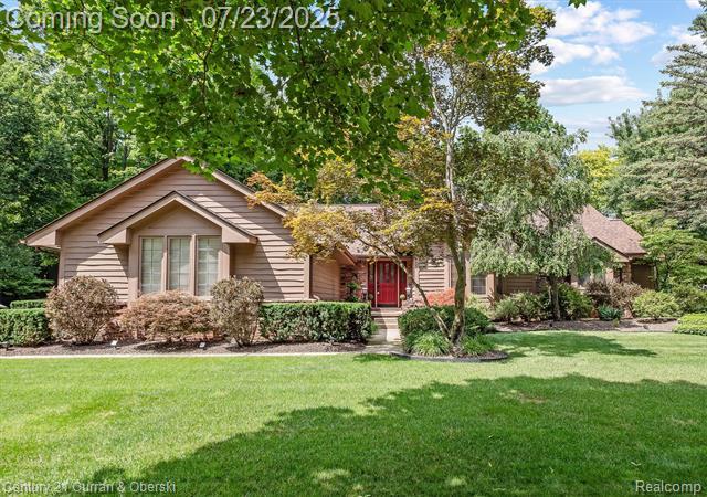 Property Photo: 43484 Scenic Lane MI 48167