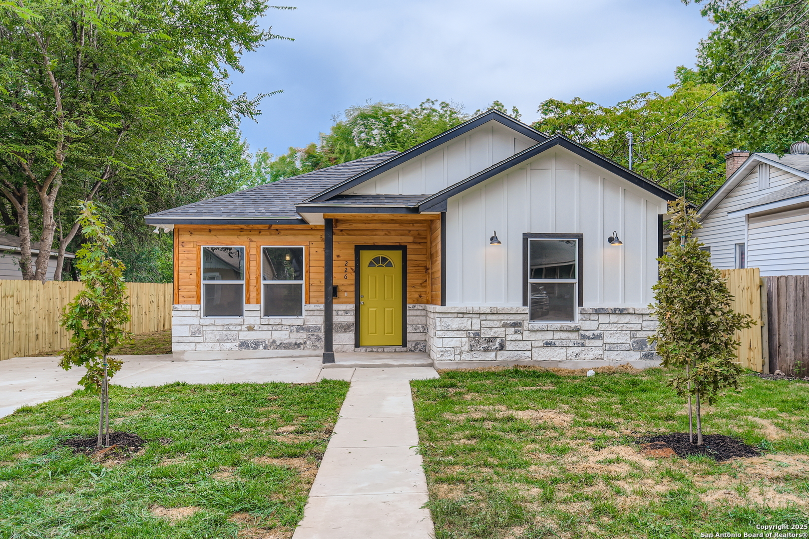 Property Photo:  226 Frost  TX 78201 