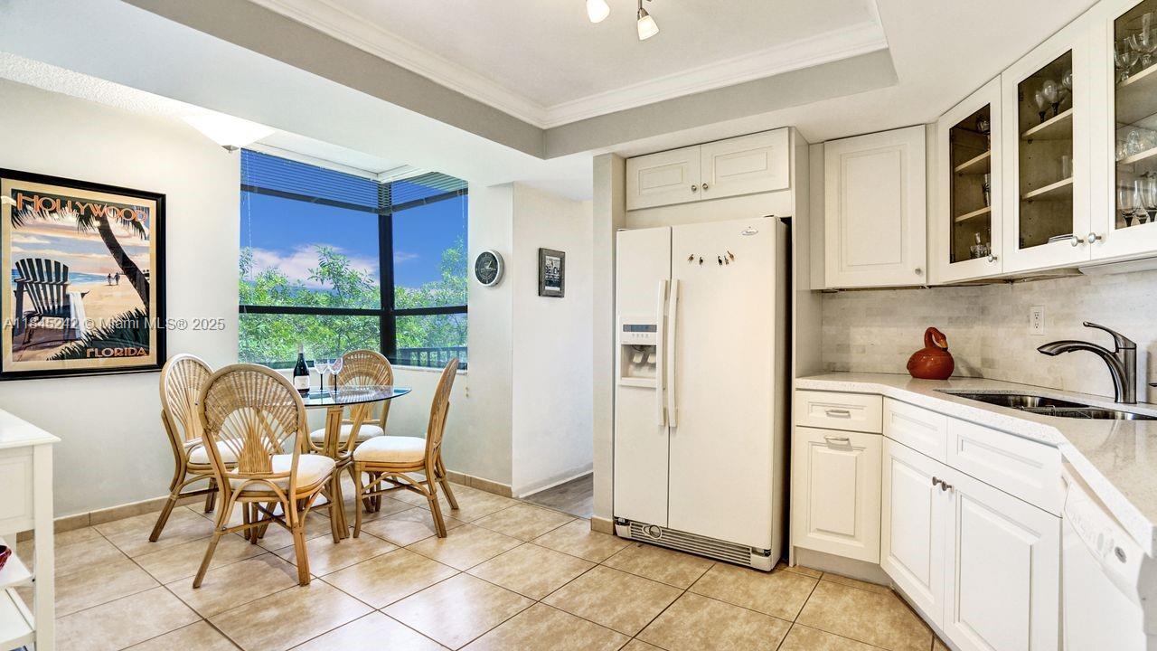 Property Photo: 545 SE 12th St 301 FL 33004