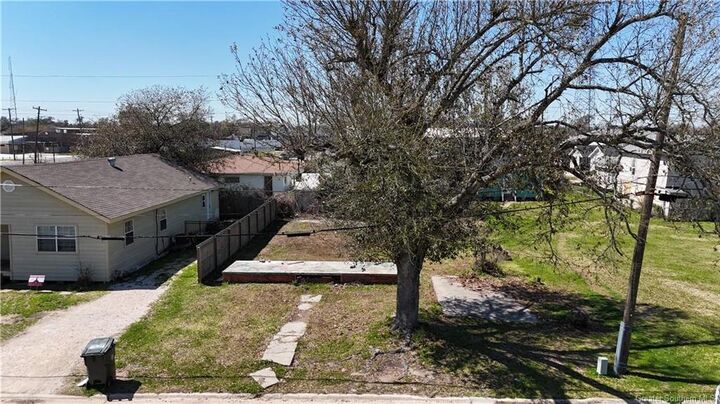 Property Photo: 740 V E Washington Street LA 70601