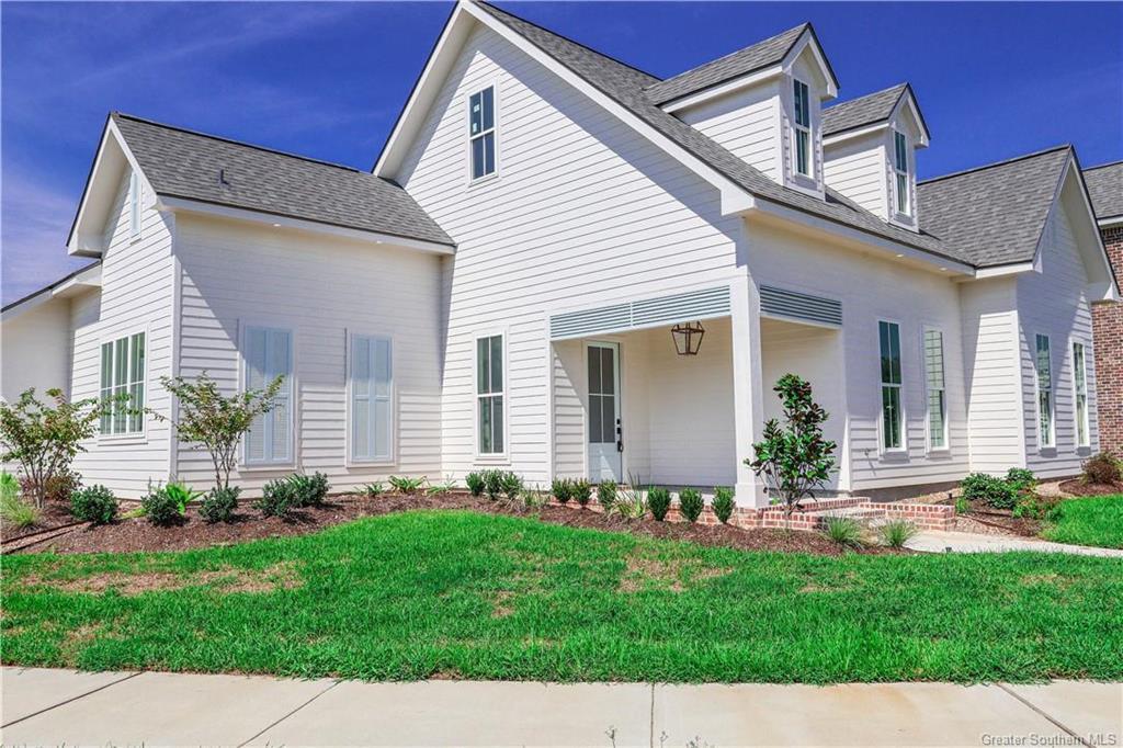 Property Photo: 6402 E Oleander Circle E LA 70605